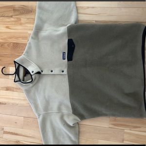 Patagonia Tan & Greenish Synchilla Snap T pullover